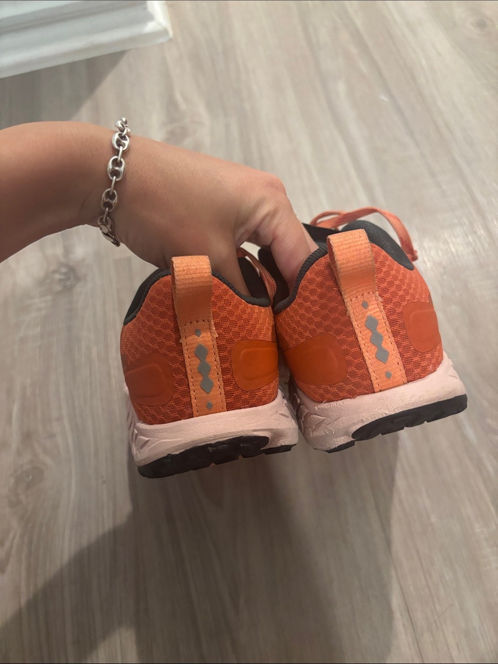 Altra outroad running sneakers - Picture 3 of 9